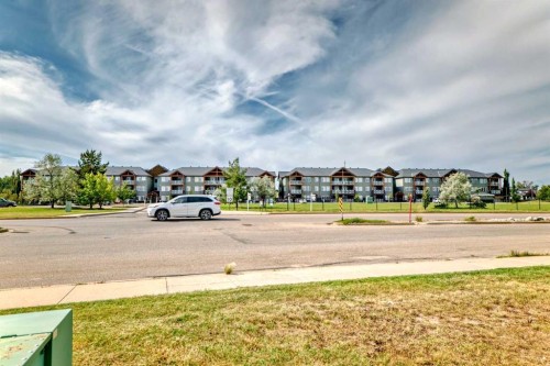 102-1005A Westmount Drive, Strathmore, AB - Outdoor