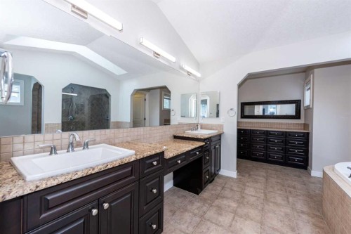35 Aspen Stone Way Sw, Calgary, AB - Indoor Photo Showing Bathroom