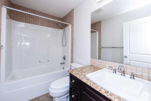 35 Aspen Stone Way Sw, Calgary, AB - Indoor Photo Showing Bathroom
