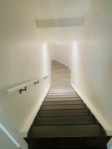 35 Aspen Stone Way Sw, Calgary, AB - Indoor Photo Showing Other Room