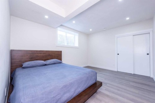 35 Aspen Stone Way Sw, Calgary, AB - Indoor Photo Showing Bedroom