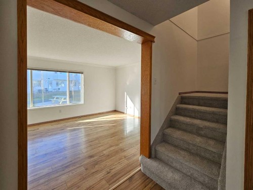 112 Harvest Oak Circle Ne, Calgary, AB - Indoor Photo Showing Other Room