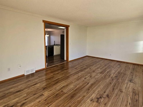112 Harvest Oak Circle Ne, Calgary, AB - Indoor Photo Showing Other Room