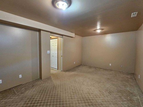 112 Harvest Oak Circle Ne, Calgary, AB - Indoor Photo Showing Other Room