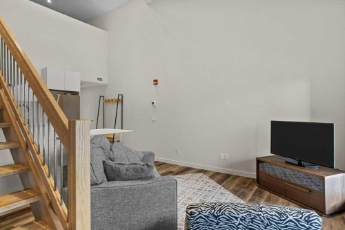 202B-1 Industrial Place, Canmore, AB - Indoor