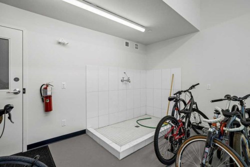 202B-1 Industrial Place, Canmore, AB - Indoor