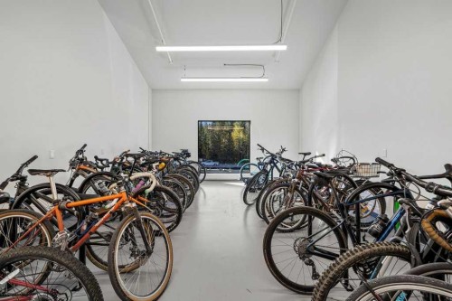 202B-1 Industrial Place, Canmore, AB - Indoor