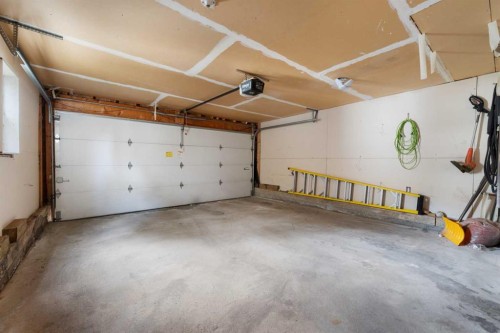 234 Tarawood Place Ne, Calgary, AB - Indoor Photo Showing Garage