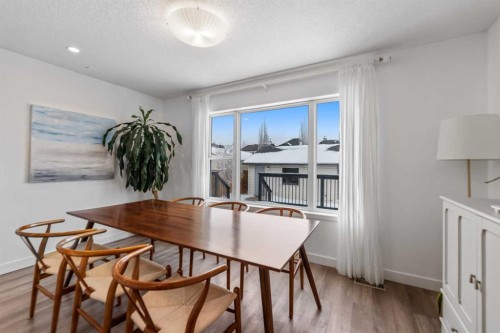 4382 Elgin Avenue Se, Calgary, AB - Indoor Photo Showing Dining Room