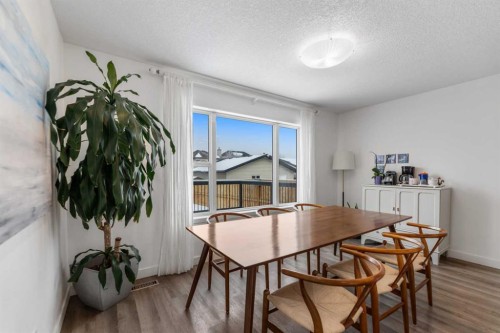 4382 Elgin Avenue Se, Calgary, AB - Indoor Photo Showing Dining Room