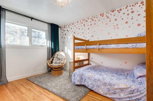 2539 Chicoutimi Drive Nw, Calgary, AB - Indoor Photo Showing Bedroom