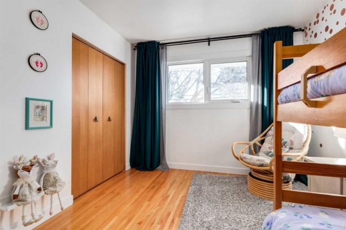 2539 Chicoutimi Drive Nw, Calgary, AB - Indoor Photo Showing Bedroom