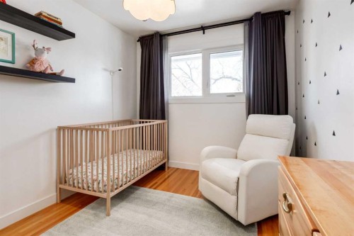 2539 Chicoutimi Drive Nw, Calgary, AB - Indoor Photo Showing Bedroom