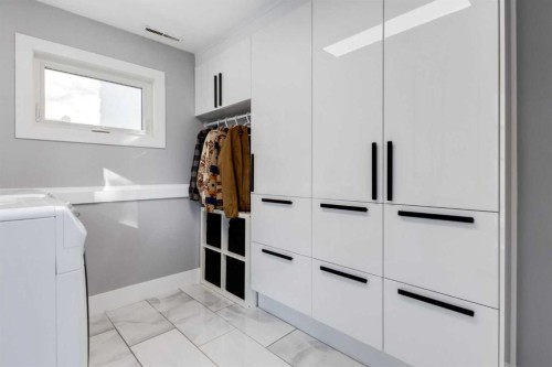 2539 Chicoutimi Drive Nw, Calgary, AB - Indoor Photo Showing Other Room