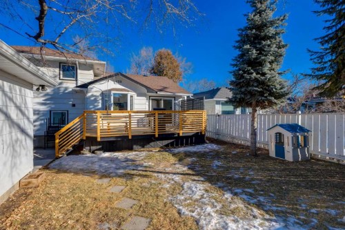 2539 Chicoutimi Drive Nw, Calgary, AB - Outdoor
