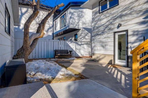 2539 Chicoutimi Drive Nw, Calgary, AB - Outdoor