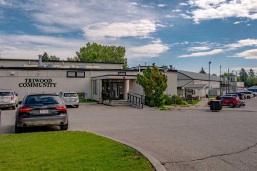 2539 Chicoutimi Drive Nw, Calgary, AB - Outdoor With View