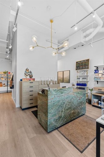 4535 Bowness Road Nw, Calgary, AB 