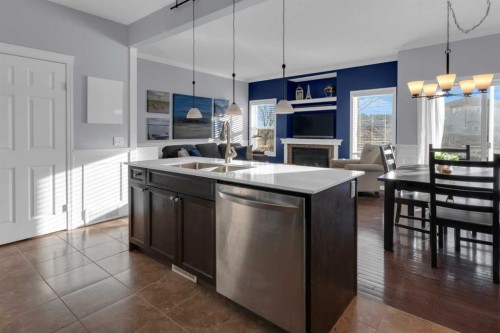 605-620 Luxstone Landing Sw, Airdrie, AB - Indoor Photo Showing Kitchen