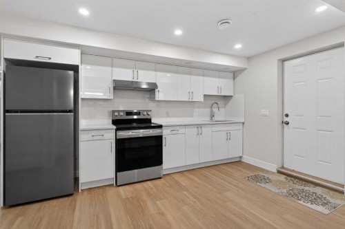 314 Evanston Drive Nw, Calgary, AB - Indoor Photo Showing Kitchen