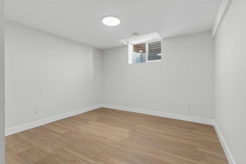 314 Evanston Drive Nw, Calgary, AB - Indoor Photo Showing Other Room