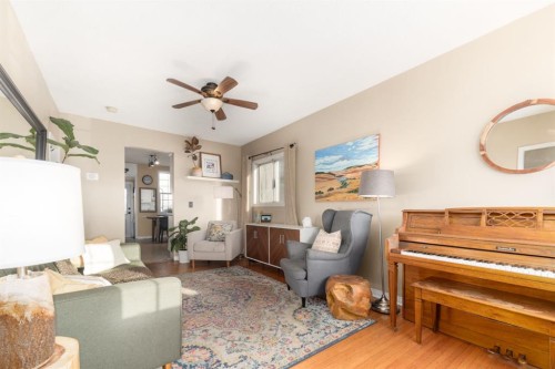 1912 8 Avenue Se, Calgary, AB - Indoor Photo Showing Living Room