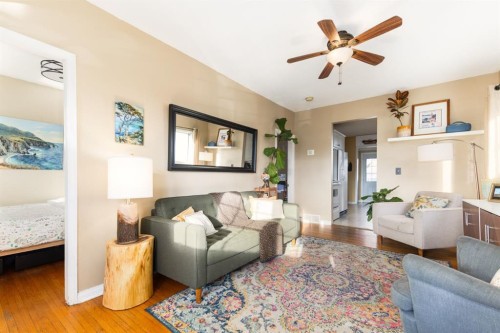 1912 8 Avenue Se, Calgary, AB - Indoor Photo Showing Living Room