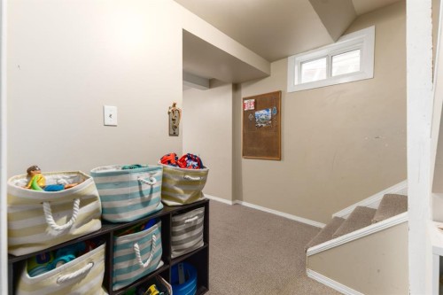 1912 8 Avenue Se, Calgary, AB - Indoor Photo Showing Other Room