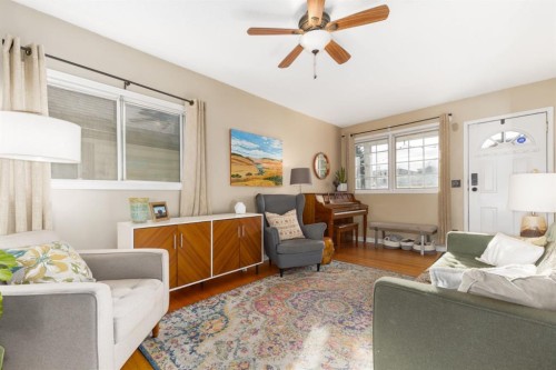 1912 8 Avenue Se, Calgary, AB - Indoor Photo Showing Living Room