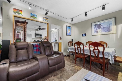 1016 Hunterdale Place Nw, Calgary, AB - Indoor