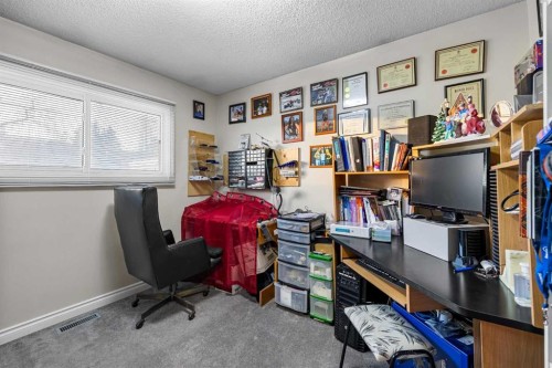 1016 Hunterdale Place Nw, Calgary, AB - Indoor Photo Showing Office
