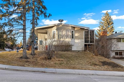 1016 Hunterdale Place Nw, Calgary, AB - Outdoor