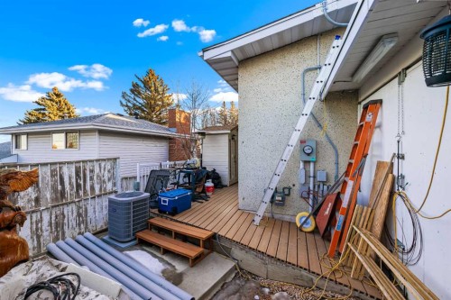 1016 Hunterdale Place Nw, Calgary, AB - Outdoor
