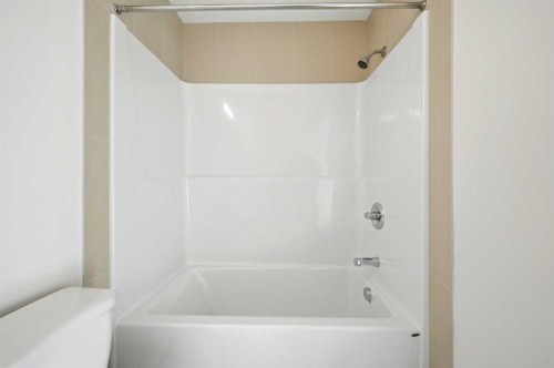 2425-15 Skyview Point Crescent Ne, Calgary, AB - Indoor Photo Showing Bathroom