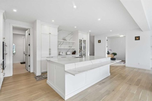 65 Rowmont Link Nw, Calgary, AB - Indoor Photo Showing Kitchen