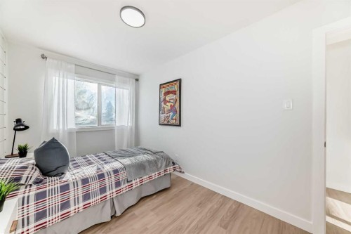 146-2211 19 Street Ne, Calgary, AB - Indoor Photo Showing Bedroom