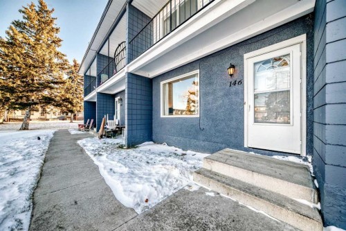 146-2211 19 Street Ne, Calgary, AB - Outdoor