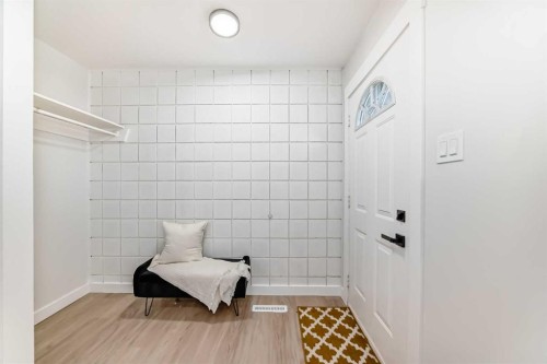 146-2211 19 Street Ne, Calgary, AB - Indoor