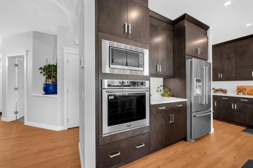 660 Reynolds Crescent Sw, Airdrie, AB - Indoor Photo Showing Kitchen