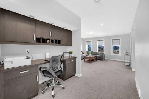 660 Reynolds Crescent Sw, Airdrie, AB - Indoor Photo Showing Other Room