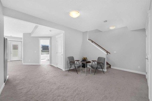 660 Reynolds Crescent Sw, Airdrie, AB - Indoor Photo Showing Other Room