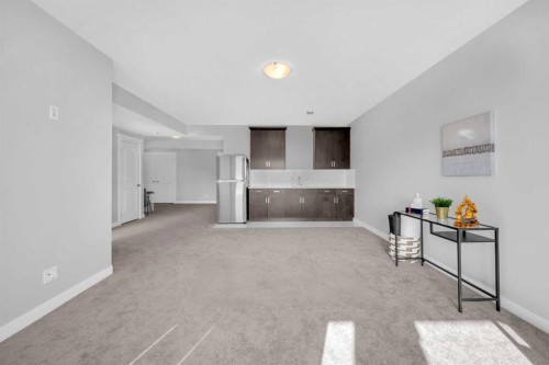 660 Reynolds Crescent Sw, Airdrie, AB - Indoor Photo Showing Other Room