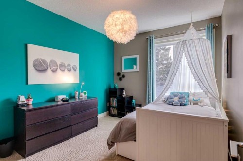 933 32 Street Nw, Calgary, AB - Indoor Photo Showing Bedroom