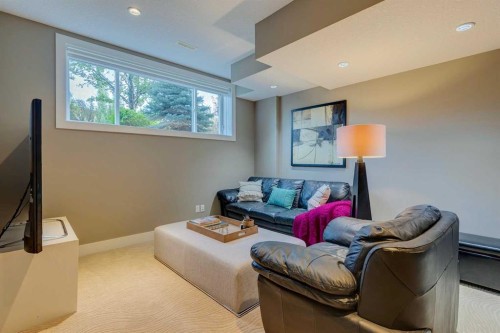 933 32 Street Nw, Calgary, AB - Indoor