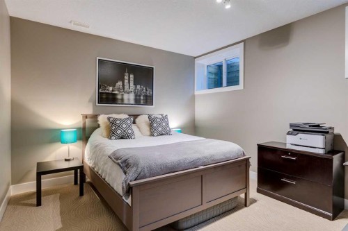 933 32 Street Nw, Calgary, AB - Indoor Photo Showing Bedroom