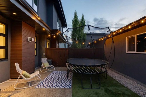 933 32 Street Nw, Calgary, AB - Outdoor With Exterior