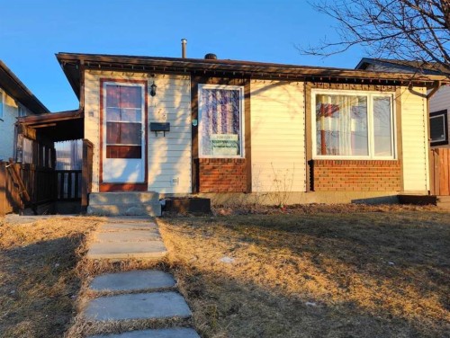 176 Whitworth  Way Ne, Calgary, AB - Outdoor