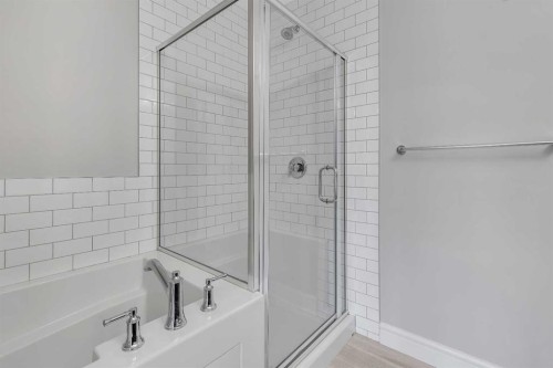 41 Sunrise Heights, Cochrane, AB - Indoor Photo Showing Bathroom