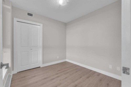 1205-55 Spruce Place Sw, Calgary, AB - Indoor Photo Showing Other Room