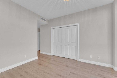 1205-55 Spruce Place Sw, Calgary, AB - Indoor Photo Showing Other Room